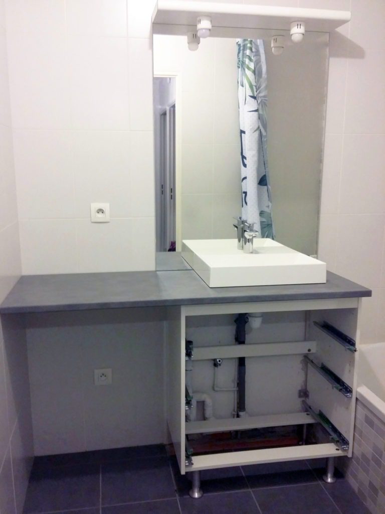 Décoratrice d'intérieur à Lyon - DIY Remplacer un meuble de salle de bain avec lave-linge intégré - Meuble